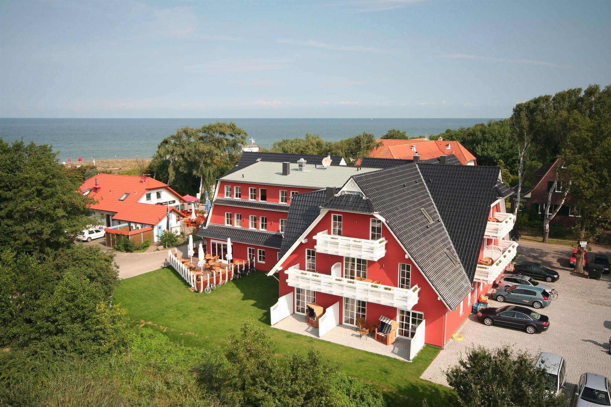 Strandhotel Deichgraf กราล-มือริทซ์ ภายนอก รูปภาพ