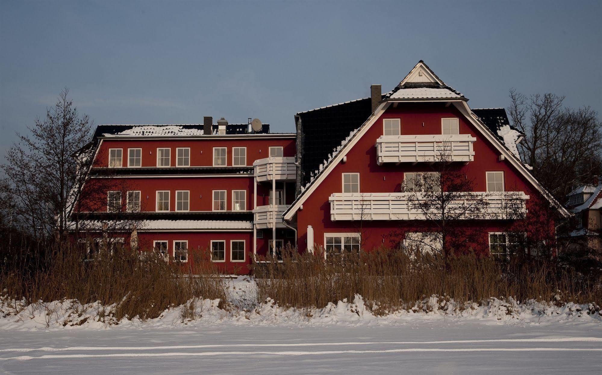 Strandhotel Deichgraf กราล-มือริทซ์ ภายนอก รูปภาพ